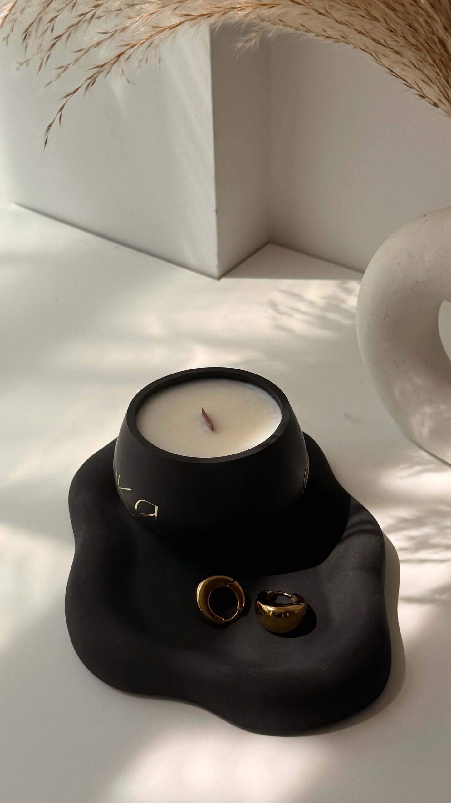 Black Irregular Tray